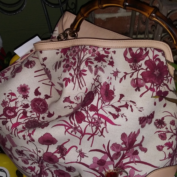 NEW GUCCI - Picture 1 of 2